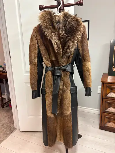 Vintage  Ladies Fur Coat, View more