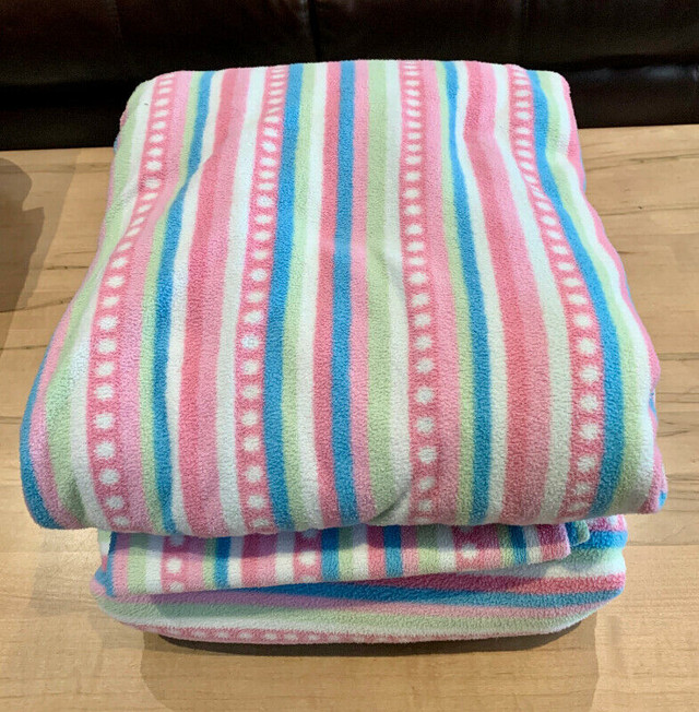 Striped Microfleece Bedding (Double/Full) in Bedding in Mississauga / Peel Region