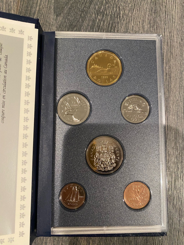 Royal Canadian Mint in 1993  Specimen Set in Arts & Collectibles in Markham / York Region - Image 2