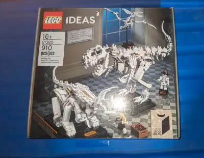 Retired BNIB Lego Dinosaur Fossils 21320 Ideas. Actual pictures of the set. Please check my other ra...