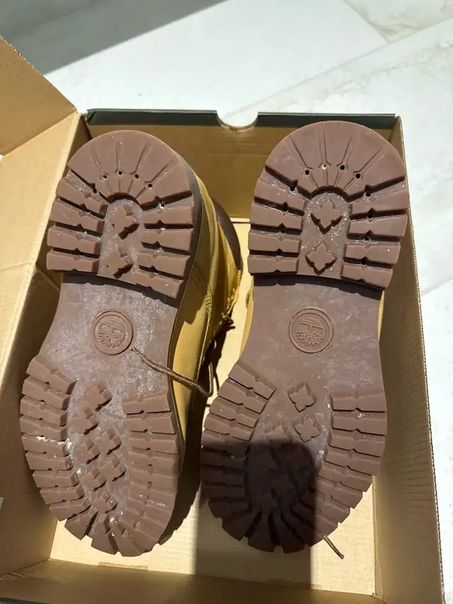 Timberland Boots in Men's Shoes in Markham / York Region - Image 4