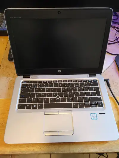 Ordinateur portable HP EliteBook 820 G3 i5-6300U avec 2 x SSD, View more