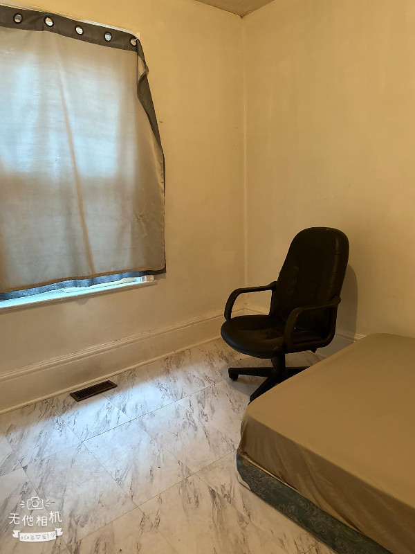 ROOM FOR RENT in Room Rentals & Roommates in City of Toronto - Image 3
