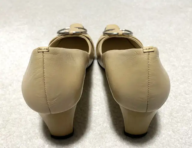 Daphne Womens Pump in Women's - Shoes in Kitchener / Waterloo - Image 4