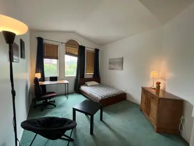 Large Room for Rent (All Inclusive) - Barrhaven