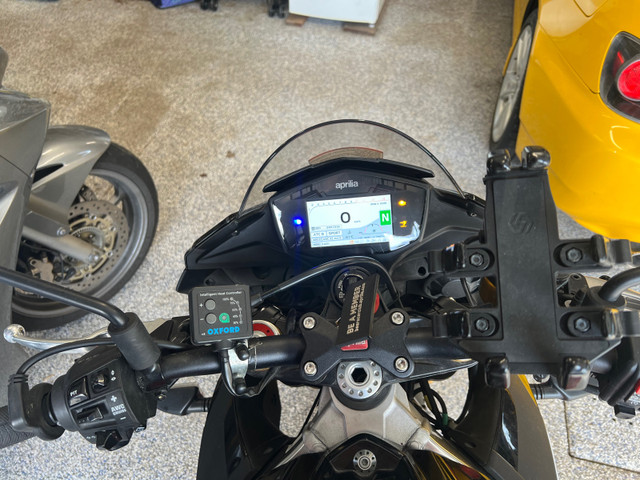 Moto aprilia tuano 1100rr 2018 (26 000km) dans Routières sportives  à Victoriaville - Image 2