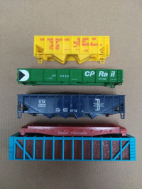 Ho scale model train freight car lot