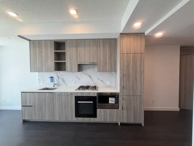 MORE 30% LOSS ASSIGNMENTSALES -  KING’s LANDING in Condos for Sale in City of Toronto - Image 6