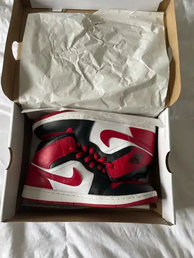 Jordan 1 mid women’s size 9.5, View more
