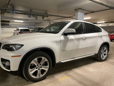 Rare low km 2012 BMW X6 35i sport fully loaded new tires 