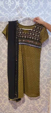Assortment of Indian Outfits (2/2)