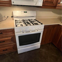 Propane gas oven stove range appliances white Kenmore 30” inch