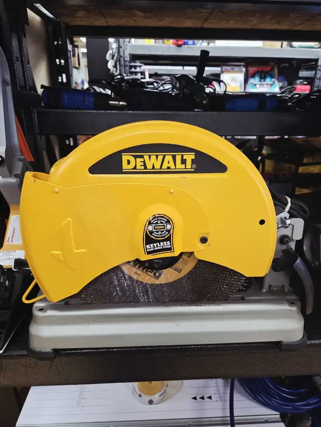 DeWalt Tronçonneuse in Power Tools in Longueuil / South Shore - Image 2