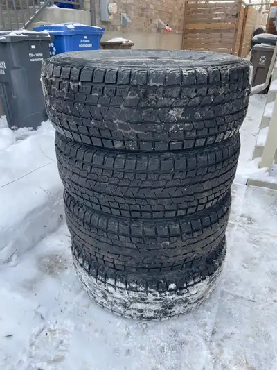 4 Yokohama Ice Guard 265/70/17 Excellente conditions! 514-928-0097 Avec rims (6x139.7mm)