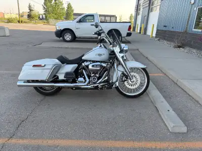 I am selling my pristine 2020 Harley-Davidson Road King, a true icon of the open road. This beauty f...