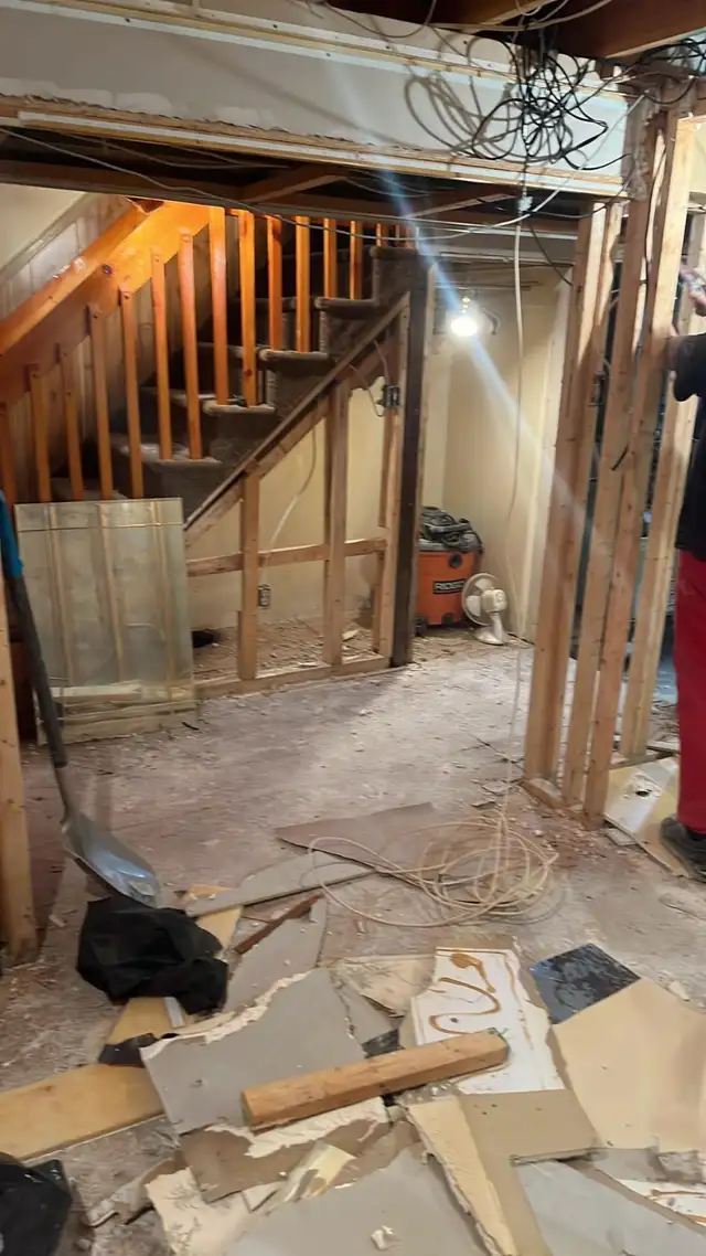 Demolition and Debris Removal at a Great Price – Call 438-435-4547 for Immediate Service