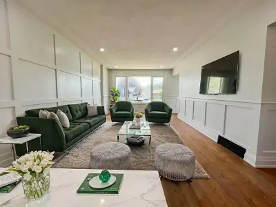 Bright & Spacious 3-Bedroom Main Floor Unit