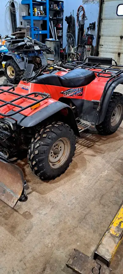 2000 Arctic Cat 300, new seat cover, new grips, new petcock, carburetor just tuned, great tires. Wor...
