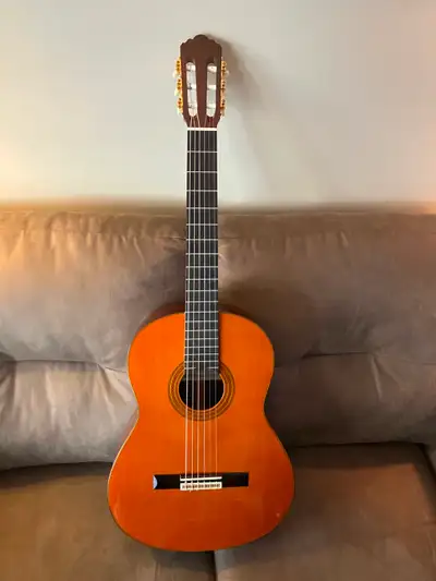 Excellente guitare classique Yamaha Grand Concert, View more