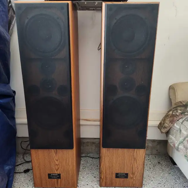 Vintage Pioneer Stereo & Speakers in Stereo Systems & Home Theatre in Strathcona County - Image 2