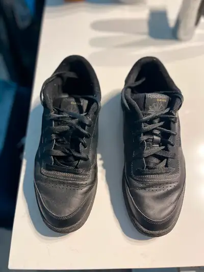 Men’s Reebok Walking Shoes. Size 8, like new. $20., View more