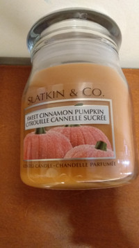 Brand New Slatkin & Co Sweet Cinnamon Pumpkin Scented Candle