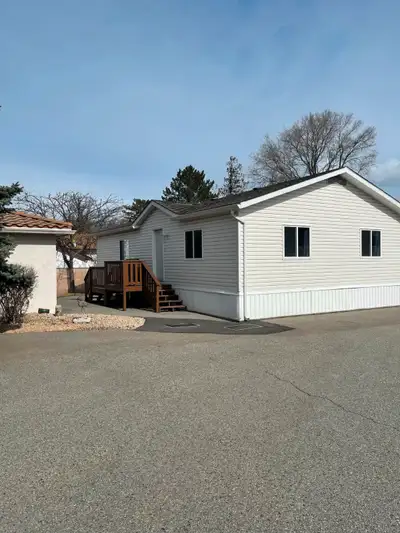 Oliver, B.C. 2002 Moduline Modular Home for Sale in Oliver, BC. NOTE: THIS IS FOR THE HOME ONLY- HOM...