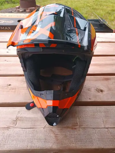 GMax XL MX Helmet, Size XL. Only worn a couple of times.