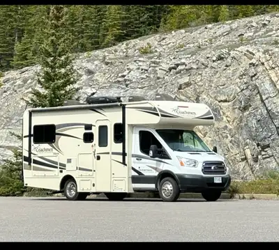 2017 Coachmen Freelander Micro 20CB at 23.7 feet long on a gas Ford Transit 3500 HD, 3.7 V6 NEW TIRE...