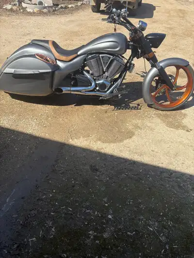 Check out this Custom Built 2007 Victory Jackpot, a real head-turner with its unique styling and pow...