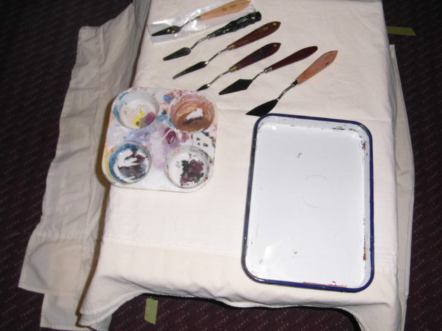 Artist used paints/ palette knives and trays in Arts & Collectibles in Stratford - Image 2