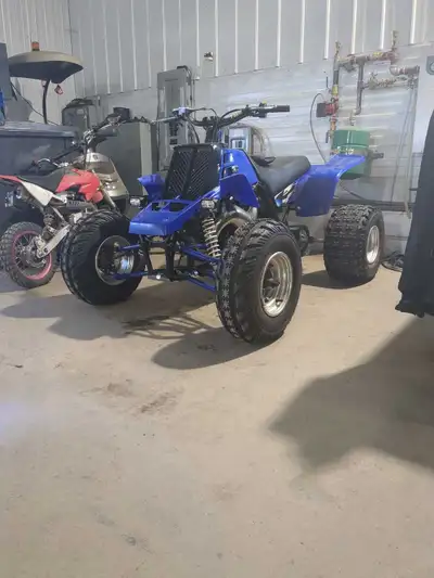 **bien lire** banshee 2001 papier a mon nom. Pu de compression dû pour un rebuilt. Le reste est a jo...