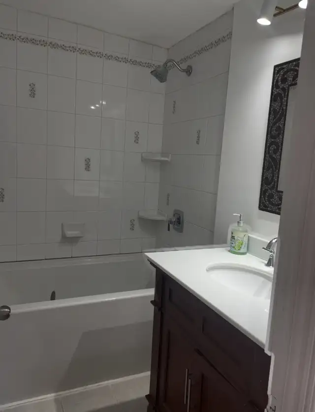 Shared bedroom for rent  in Room Rentals & Roommates in Peterborough - Image 6