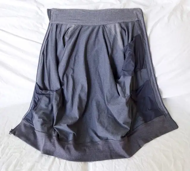 Men’s Large LULULEMON full-zip lifestyle sweatshirt. in Men's in Markham / York Region - Image 4