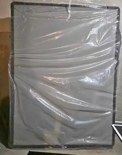 Sommier Queen neuf - Queen Box spring , View more