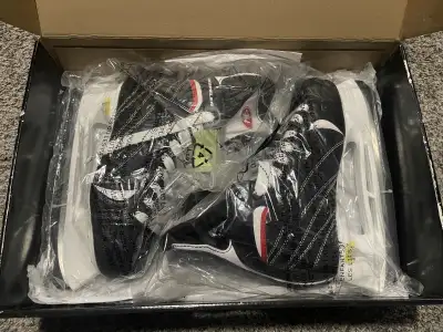 BNIB Men’s Hockey Skates sz 6, View more