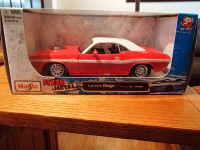 1:24 SCALE DIE-CAST 1970 DODGE CHALLENGER R/T COUPE -  RED/WHITE