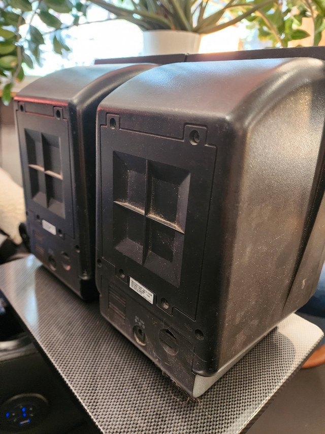 Advent wireless speakers RF 300' range $30 dans Haut-parleurs  à Ottawa - Image 2