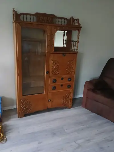 Antique Solid Oak Hutch circa 1890-1925, View more