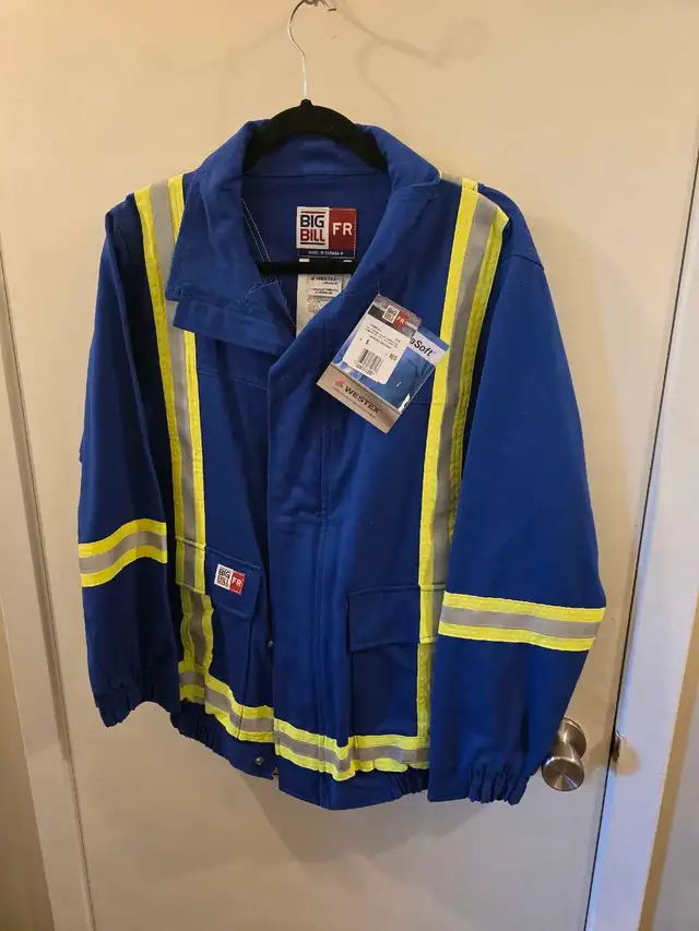 FR Jacket big bill Small/Medium  in Men's in Edmonton - Image 2
