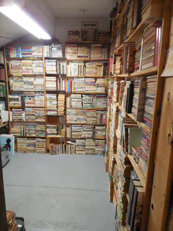 WESTERN BOOKS in Fiction in Gatineau - Image 4