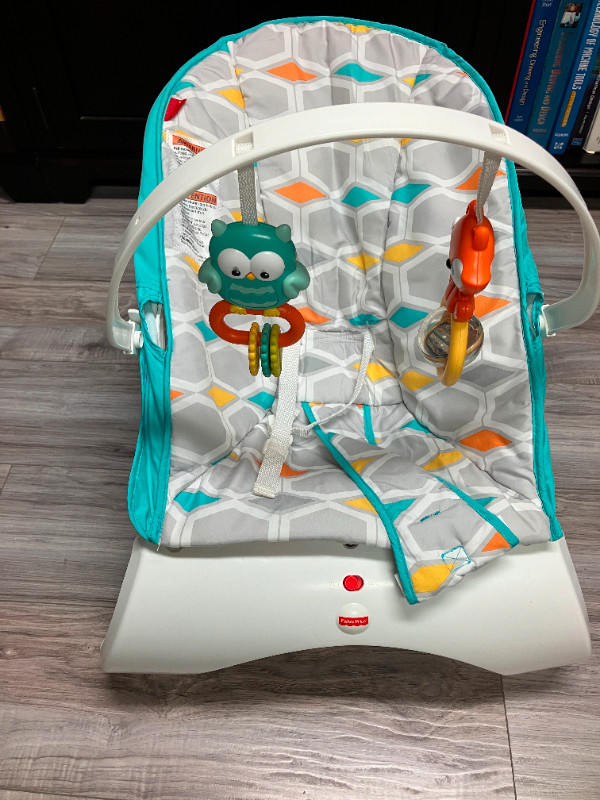 Fisher Price Baby Vibrating Bouncer in Playpens, Swings & Saucers in Edmonton