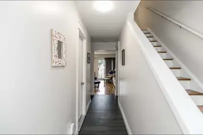 $750 rent with shared utilities. In a quiet neighborhood in Barrie Ontario, unfurnished. 3 minute wa...