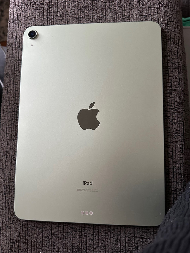 iPad Air (4th Generation) 64GB in iPads & Tablets in Oshawa / Durham Region - Image 2