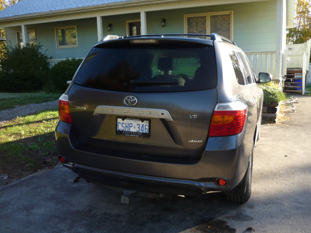 2009 Toyota Highlander Sport V6 AWD in Cars & Trucks in Peterborough - Image 4