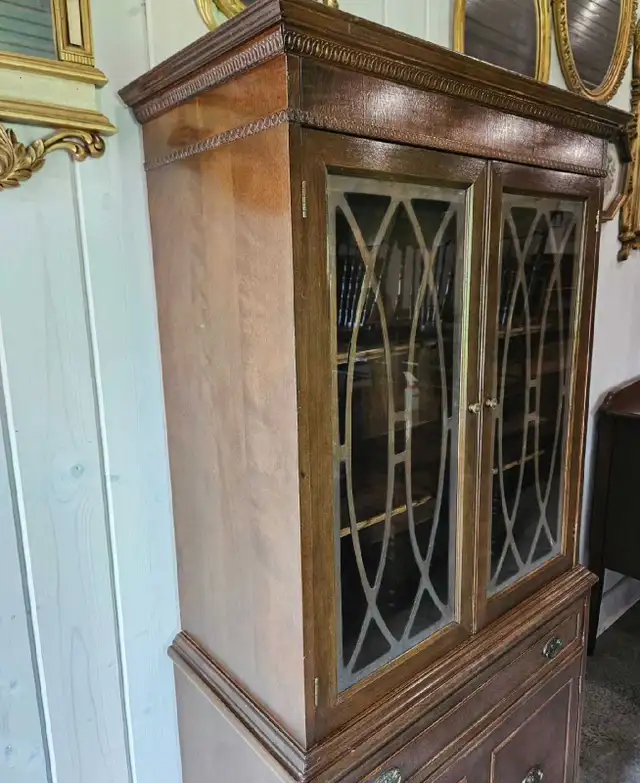 Vintage Tall China Cabinet in Hutches & Display Cabinets in Winnipeg - Image 8