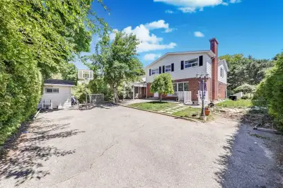 2 Bedroom Walk-Out Basement Apartment for Rent