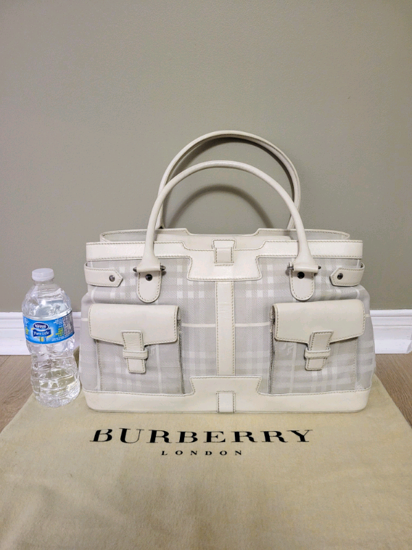 Authentic Burberry Haymarket handbag in Women's - Bags & Wallets in Mississauga / Peel Region - Image 10