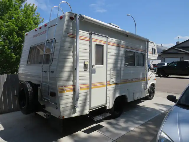 1980 Aristocrat C Class Motorhome in RVs & Motorhomes in Lethbridge - Image 5