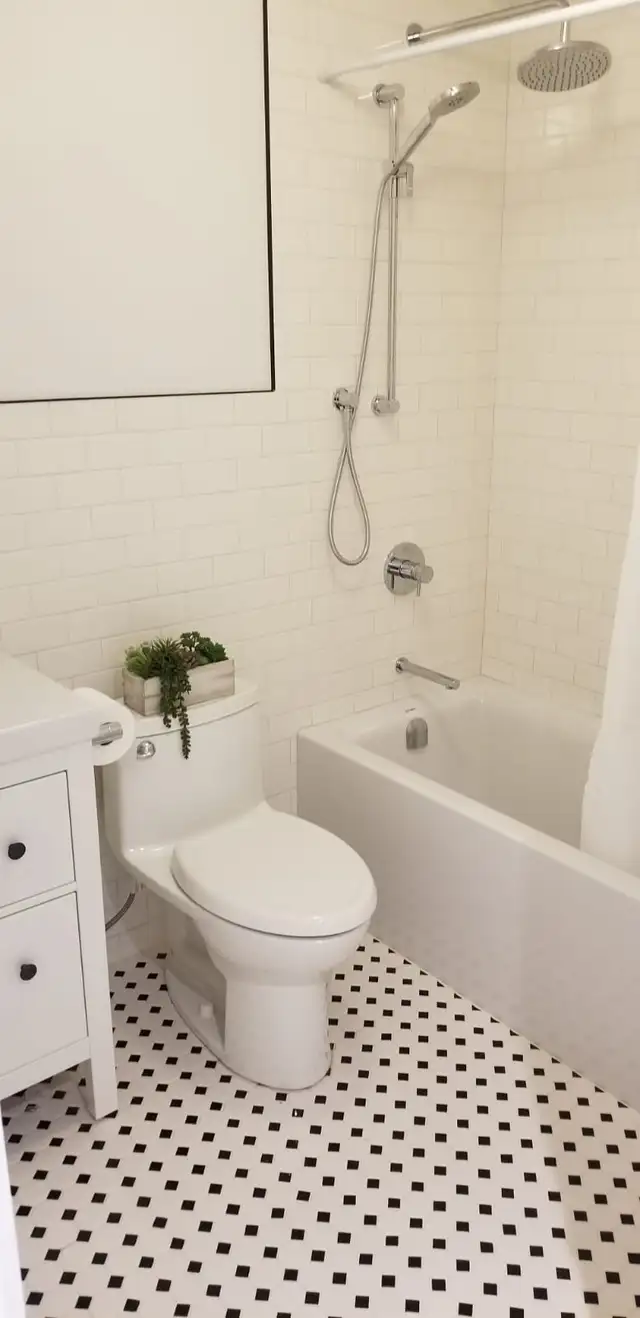Fully Furnished Private Room for Rent | Female Only | $1,100 in Room Rentals & Roommates in City of Toronto - Image 6